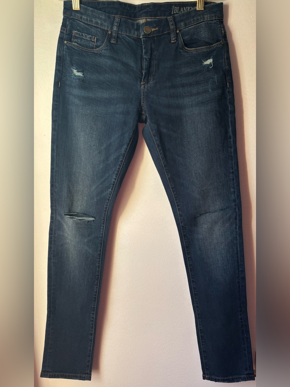EUC Blank NYC Women’s Distressed Dark Blue Skinny Jeans Size 28